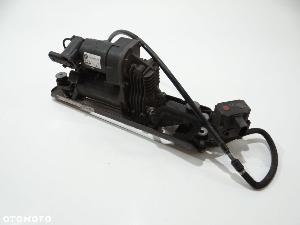 KOMPRESOR ZAWIESZENIA BMW E60 E61 LCI 6789937 (4570585) - 1