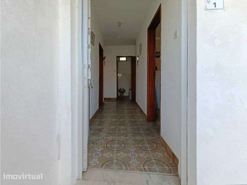 Moradia T3 com 3 pisos no coração de Benvende,Guarda - Grande imagem: 3/12