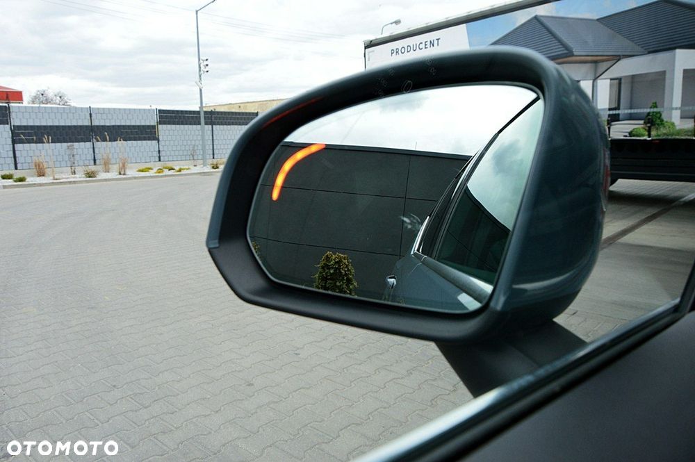 Volvo XC 40 T3 Momentum Pro - 23