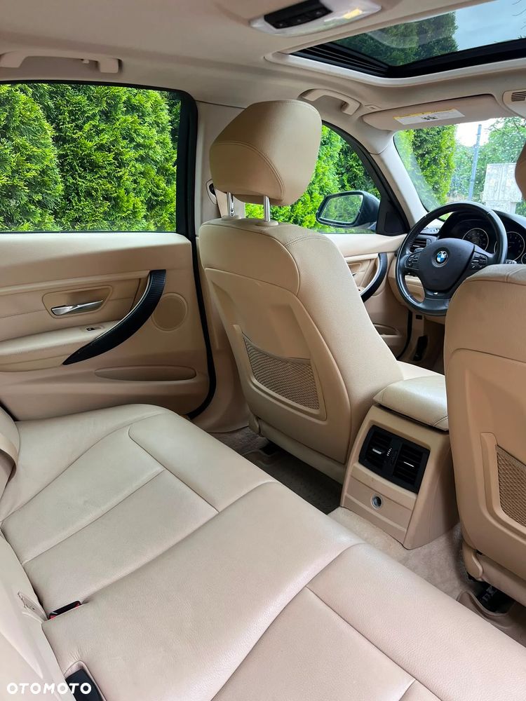 BMW Seria 3 328i - 10