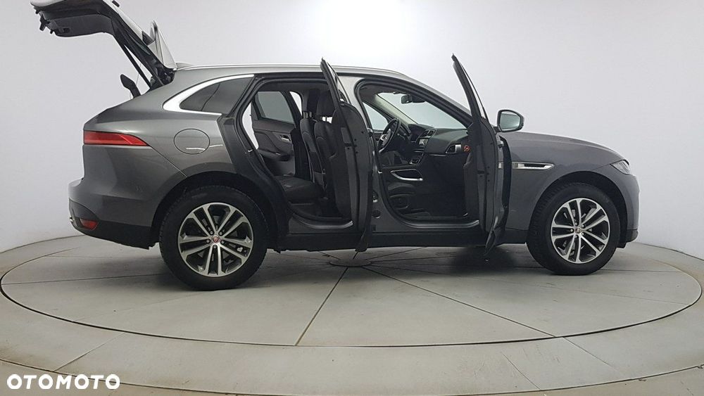 Jaguar F-Pace - 12