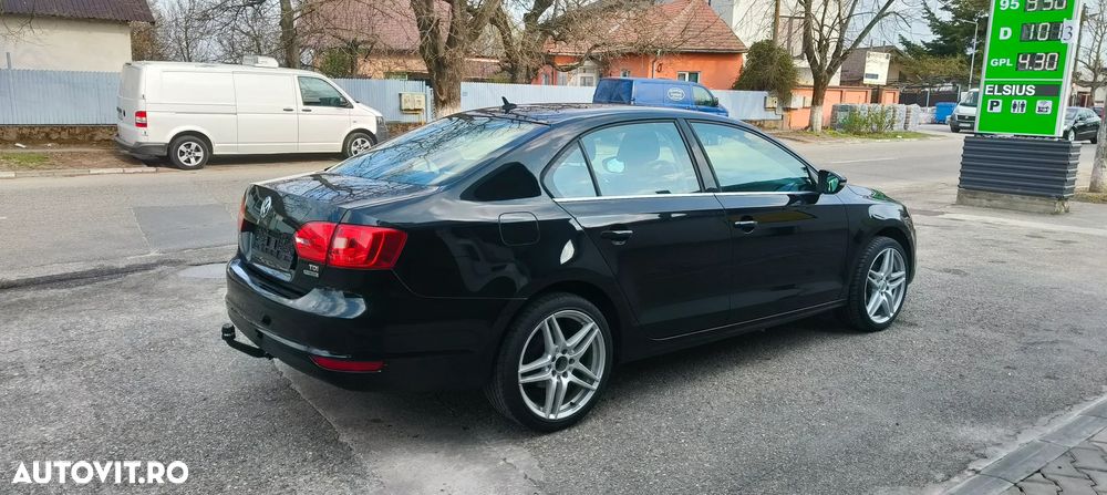 Volkswagen Jetta 1.6 TDI Blue Motion Technology Life - 10
