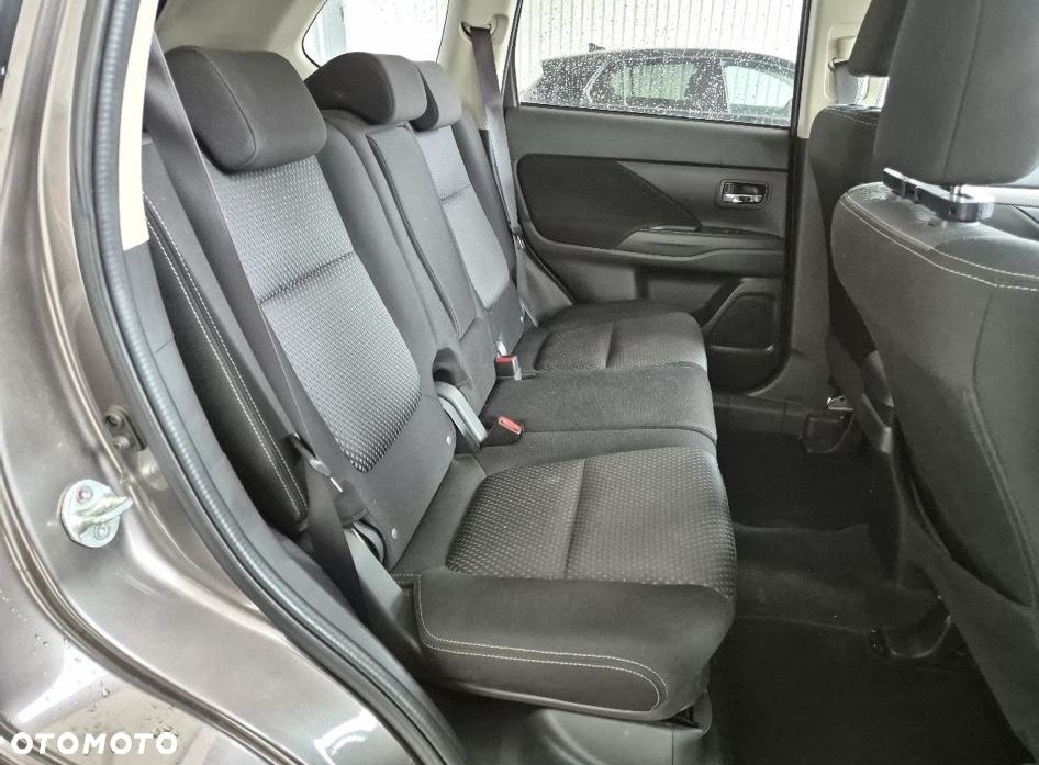 Mitsubishi Outlander 2.0 2WD CVT Edition 100 - 8