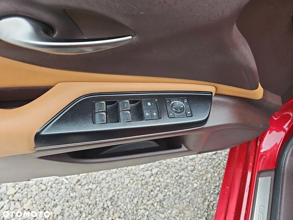 Lexus ES 300h Business Edition - 13