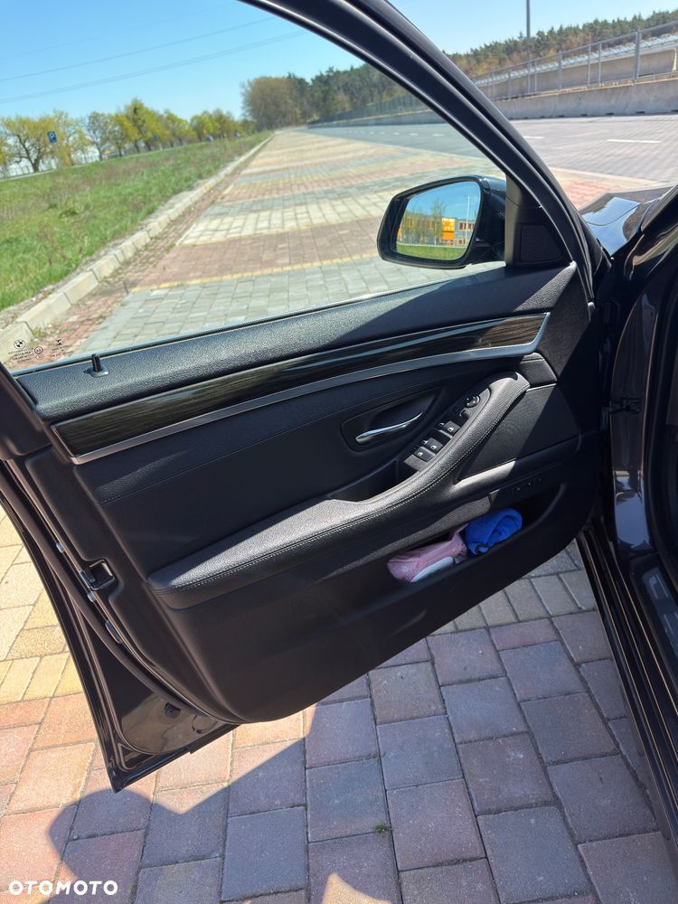 BMW Seria 5 520d Luxury Line - 14