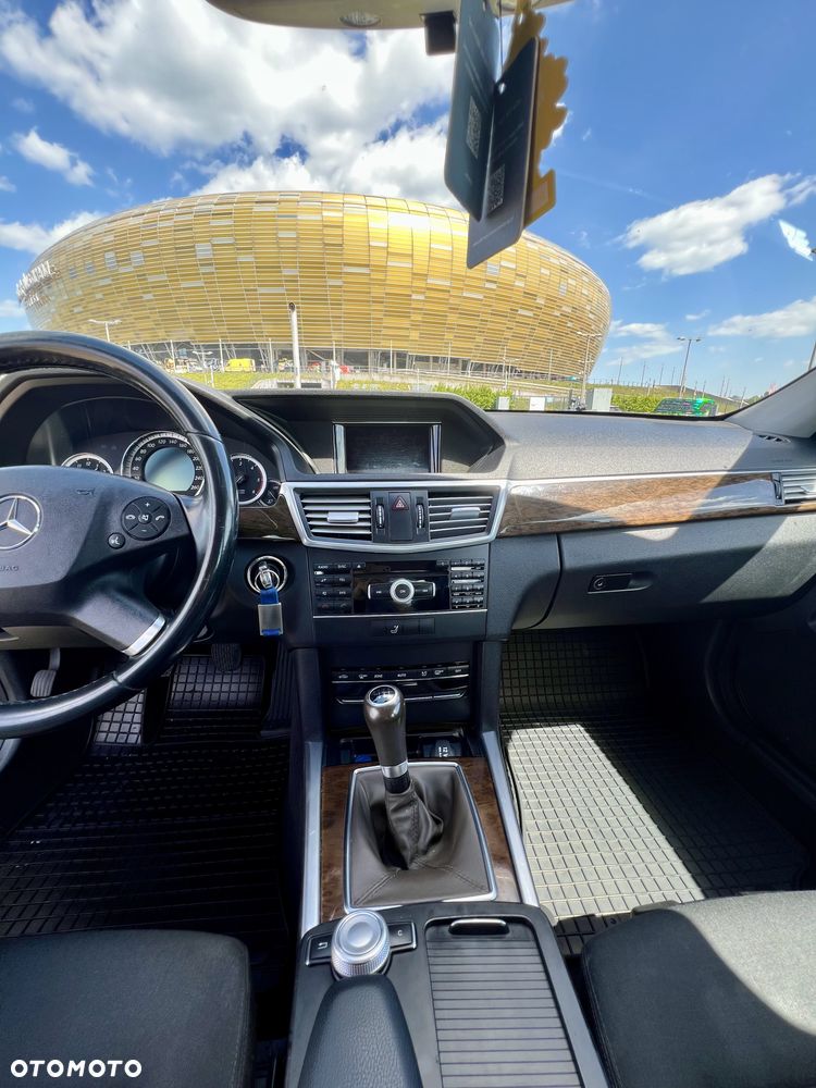 Mercedes-Benz Klasa E 200 CDI BlueEff Elegance - 23
