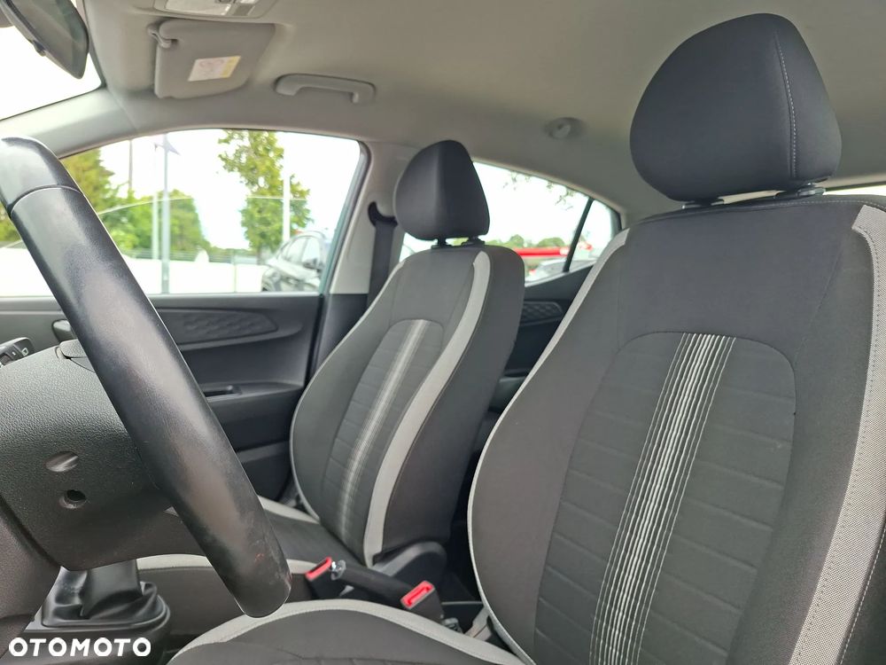 Hyundai i10 1.0 Pure - 11