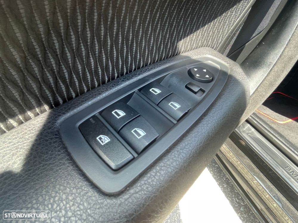 BMW 116 d Pack M - 27