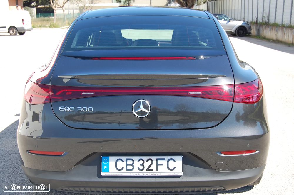 Mercedes-Benz EQE 300 Electric Art - 4