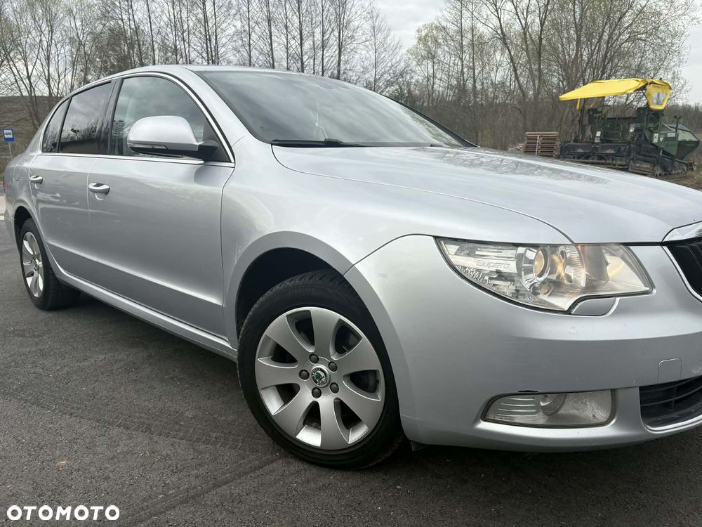 Skoda Superb 2.0 TDI Ambition DSG - 5
