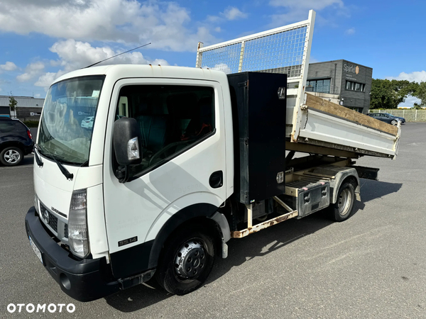 Nissan NT400