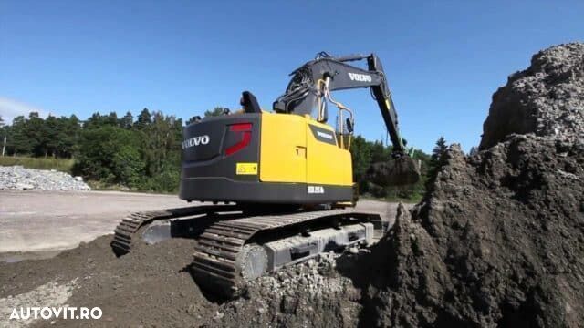 Dezmembram excavator volvo ec235 - 1