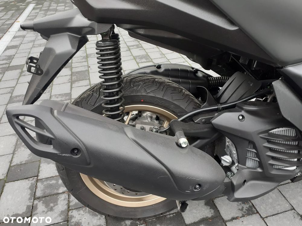 Yamaha X-max - 15