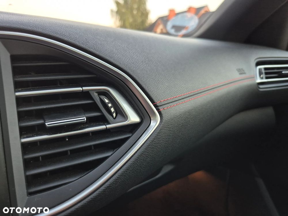 Peugeot 308 THP 205 GT - 25