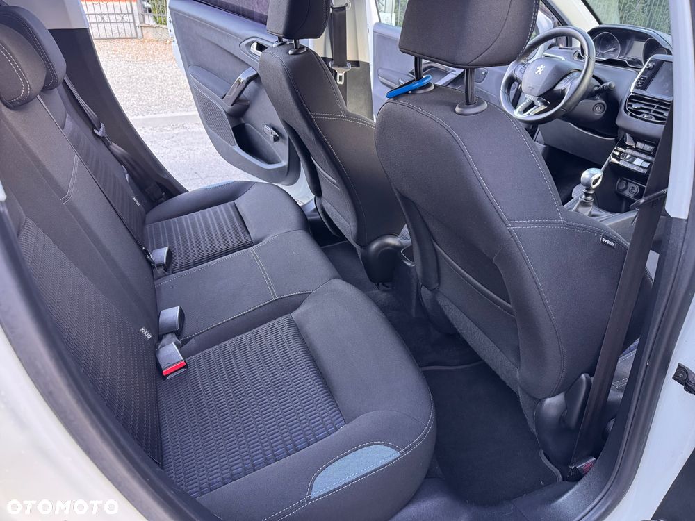 Peugeot 208 1.6 e-HDi Allure STT - 14