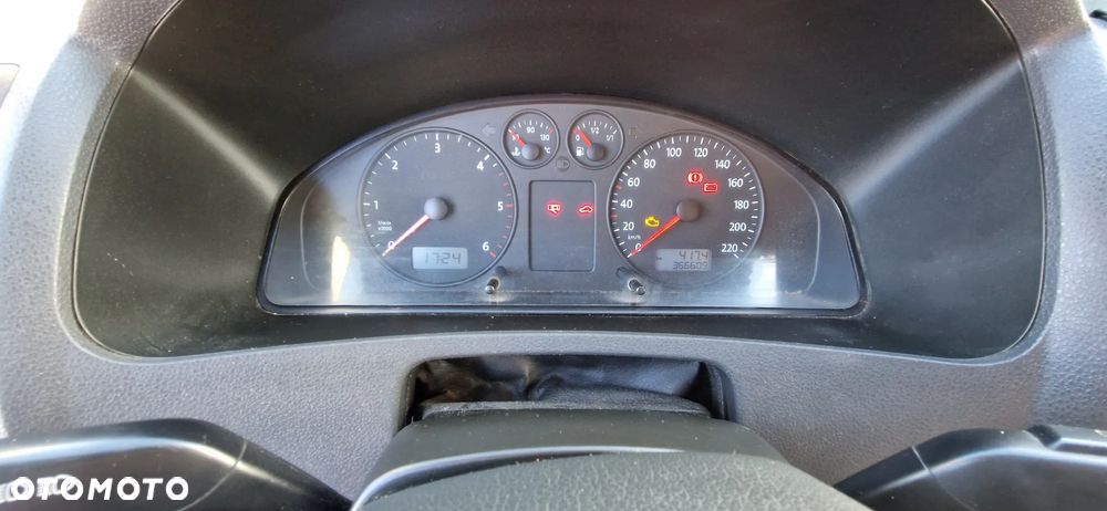 Volkswagen Transporter T5 TDI L2H2 - 8
