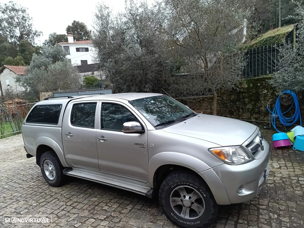 Toyota Hilux 4x4 Cabine Dupla - 8