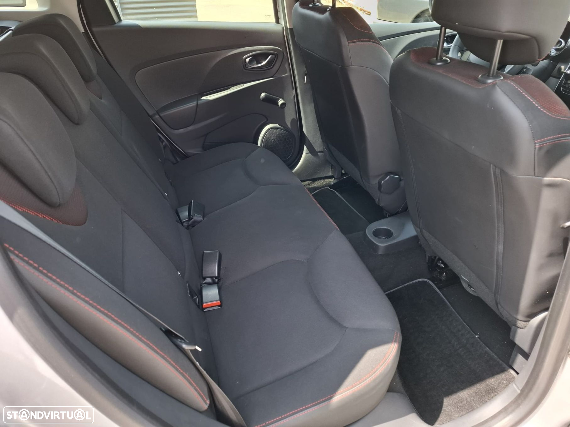 Renault Clio Sport Tourer dCi 75 Stop & Start Expression - 16