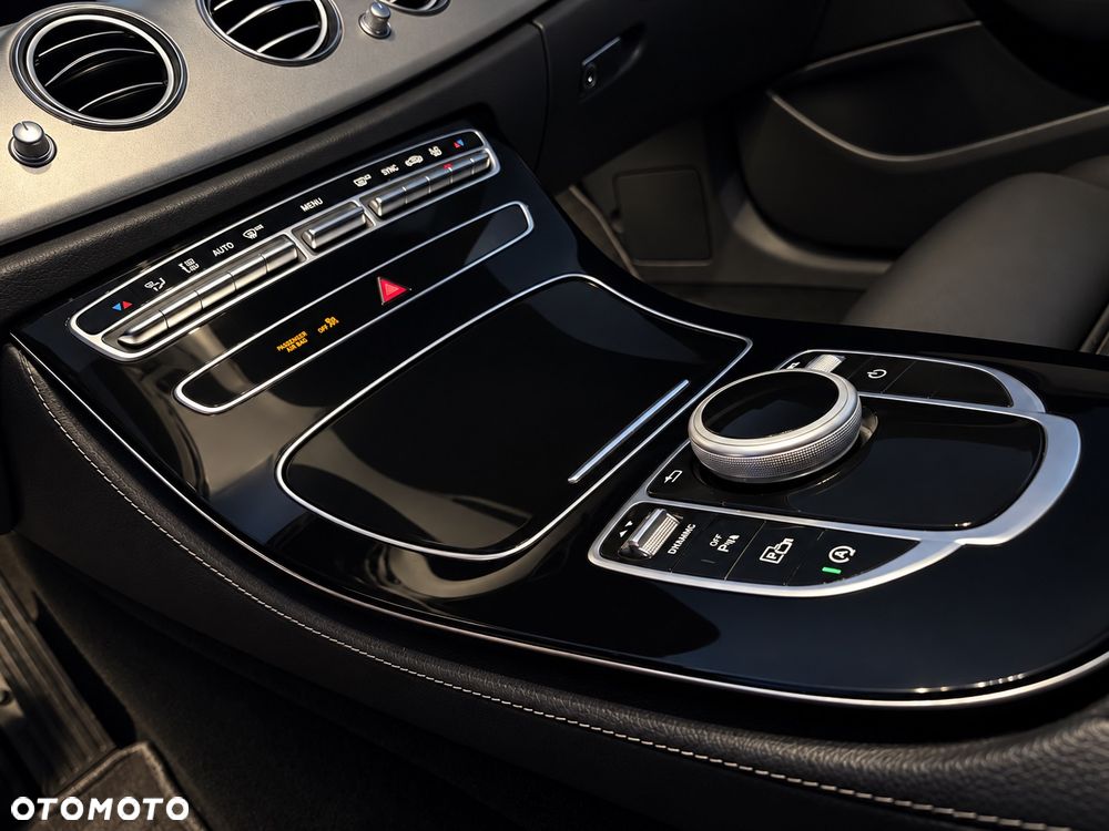 Mercedes-Benz Klasa E 200 d 9G-TRONIC - 22