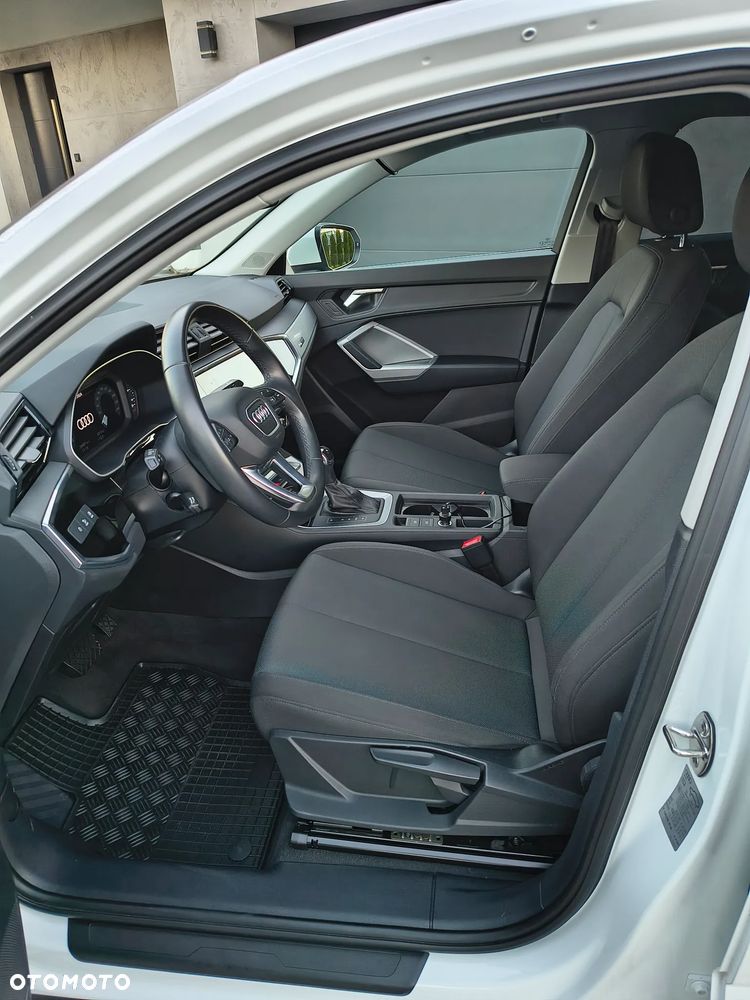 Audi Q3 Sportback - 11