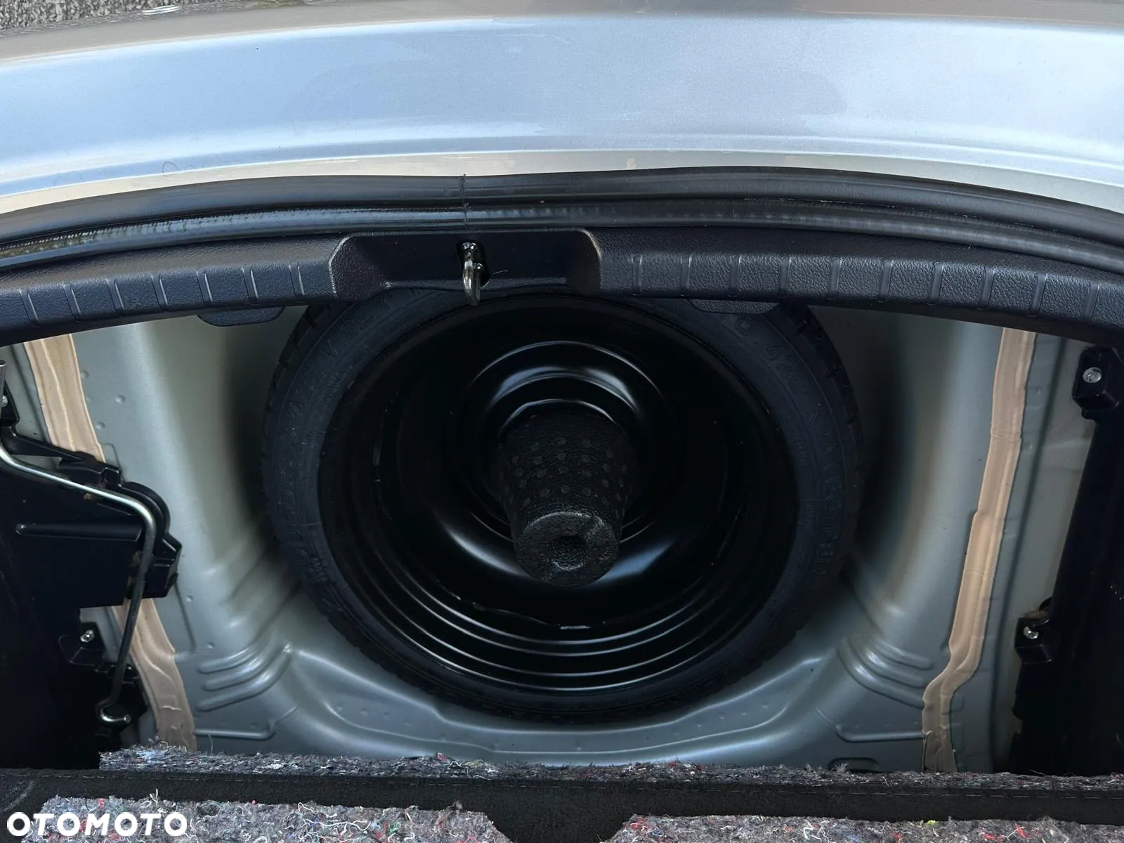 Toyota Yaris Hybrid 100 Business Edition - 27