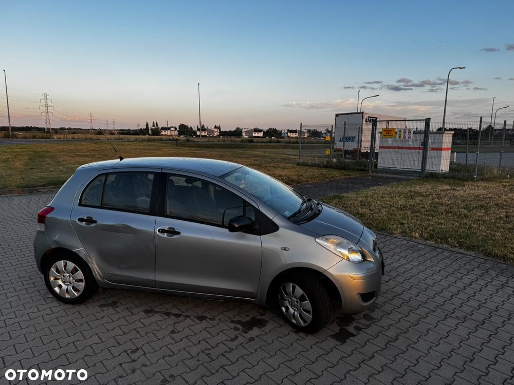 Toyota Yaris 1.33 Luna - 8