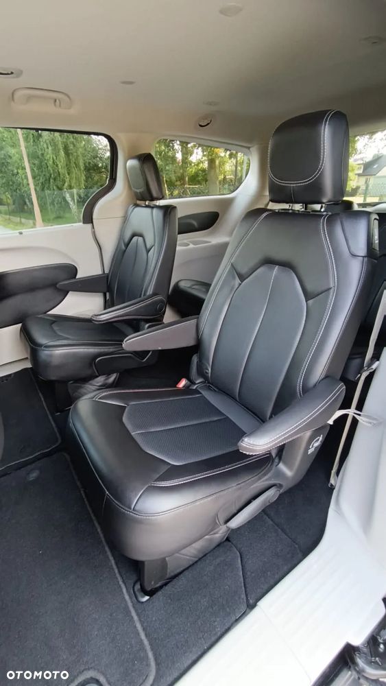 Chrysler Pacifica - 25