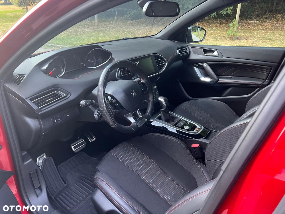 Peugeot 308 - 8