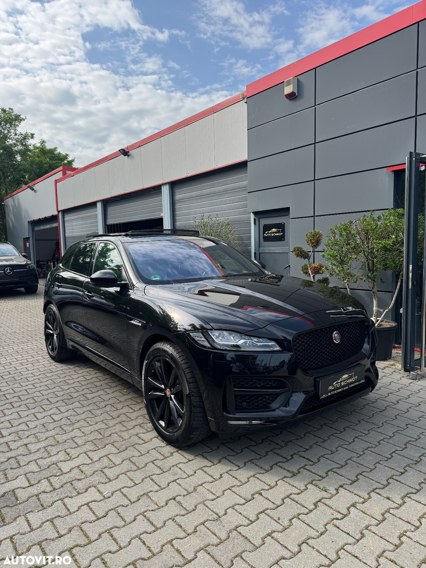 Jaguar F-Pace D165 AWD R-Dynamic S - 8
