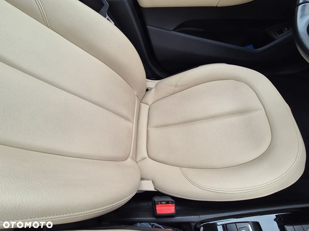 BMW X1 sDrive18i - 14