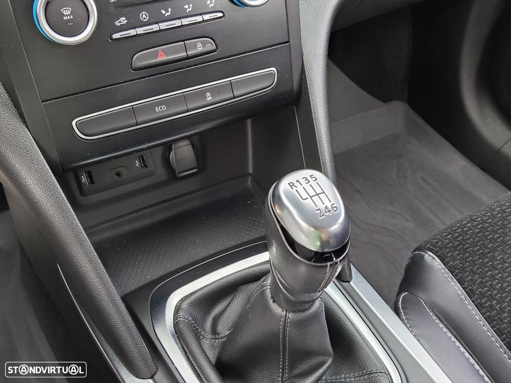 Renault Mégane 1.2 TCE Limited - 17