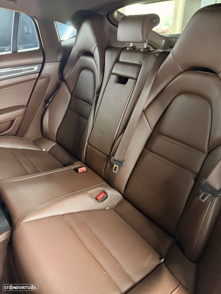 Porsche Panamera 4 E-Hybrid Executive - 19