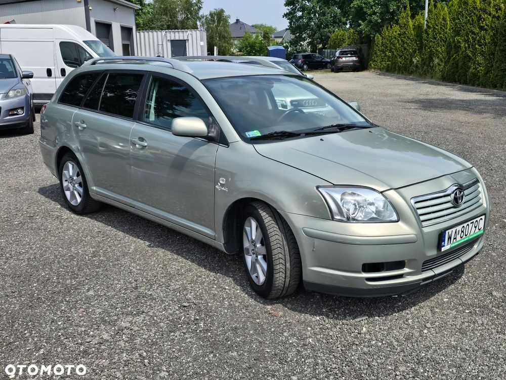 Toyota Avensis - 2