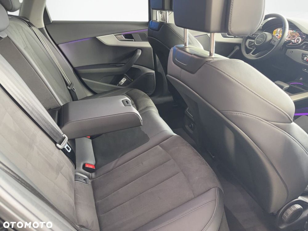 Audi A4 Limousine - 14