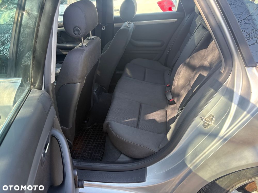 Audi A4 Avant 1.8 T quattro - 10
