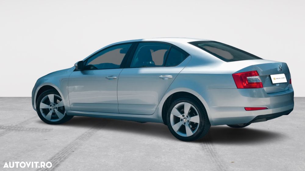 Skoda Octavia 2.0 TDI ELEGANCE DSG - 4