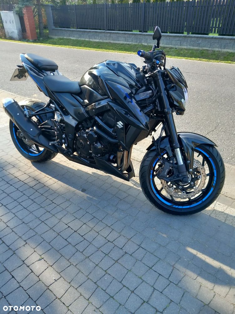 Suzuki GSX - 8