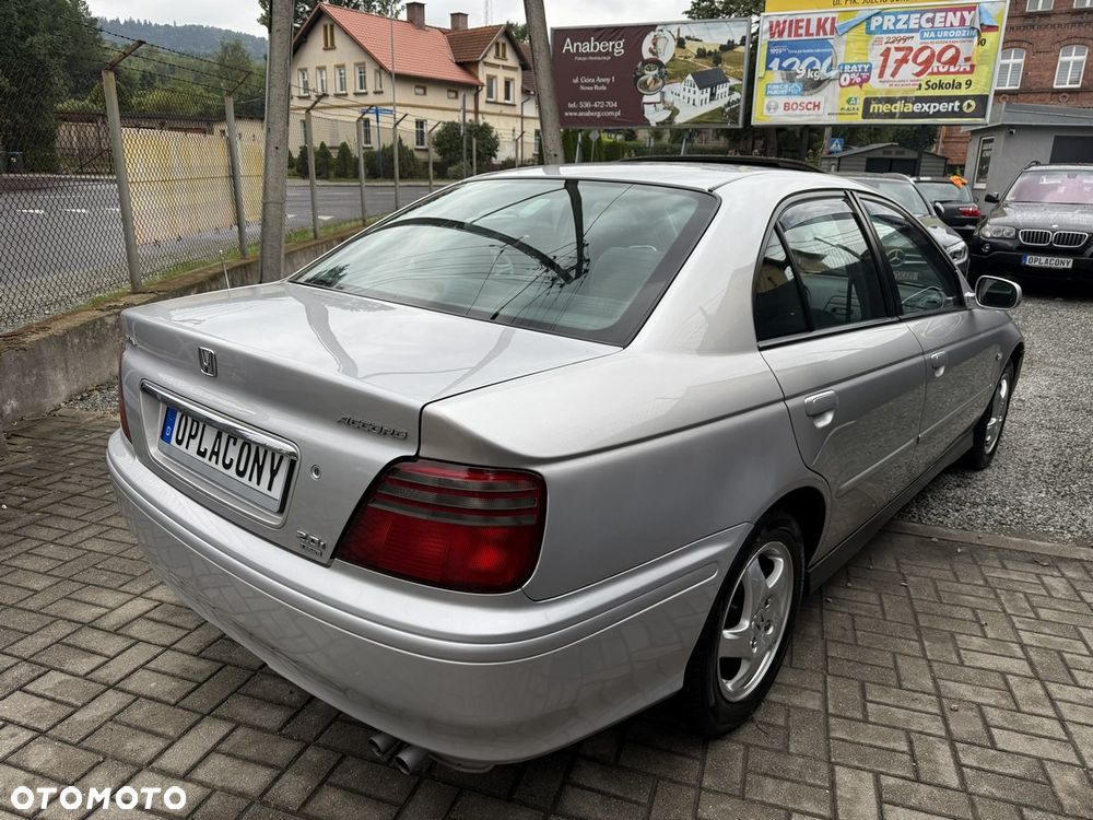 Honda Accord 2.0 ES - 11