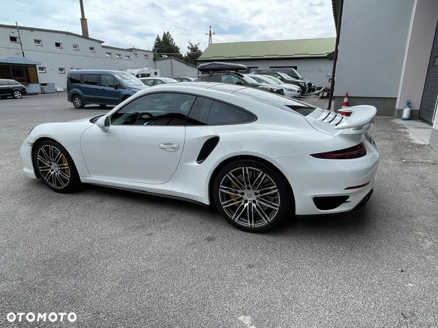 Porsche 911 Turbo S - 12