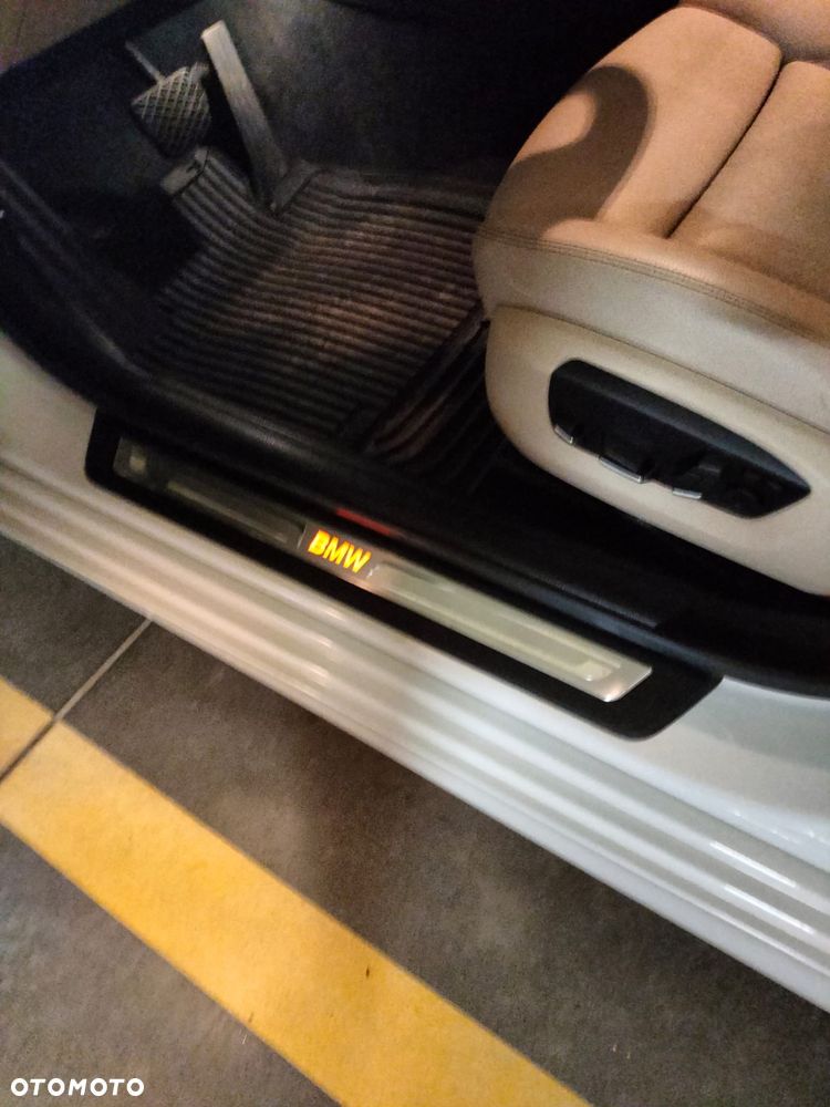 BMW Seria 5 520d xDrive - 37