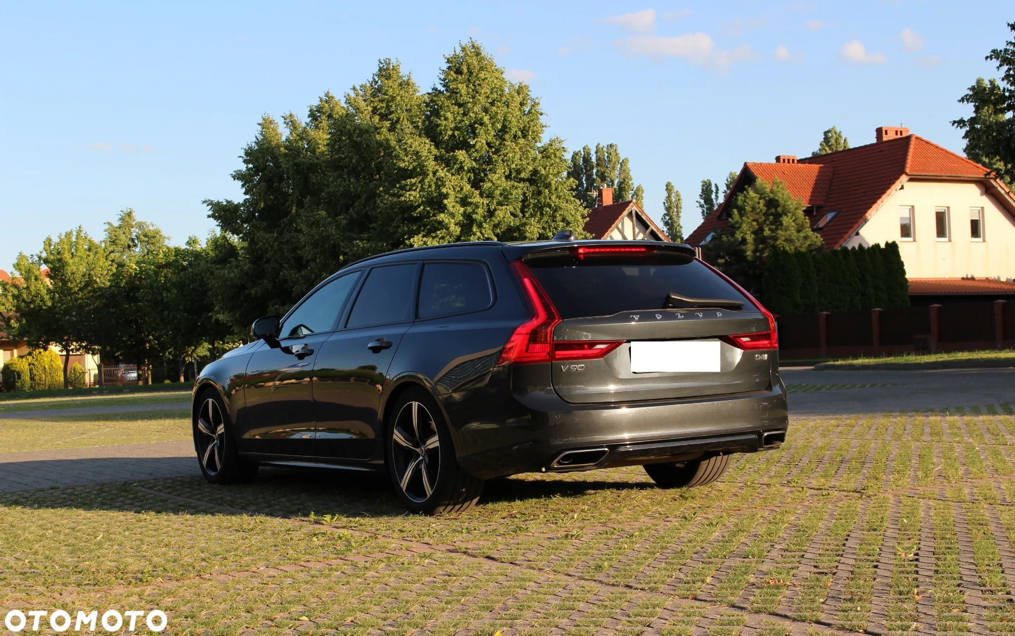 Volvo V90 D4 Geartronic R Design - 11
