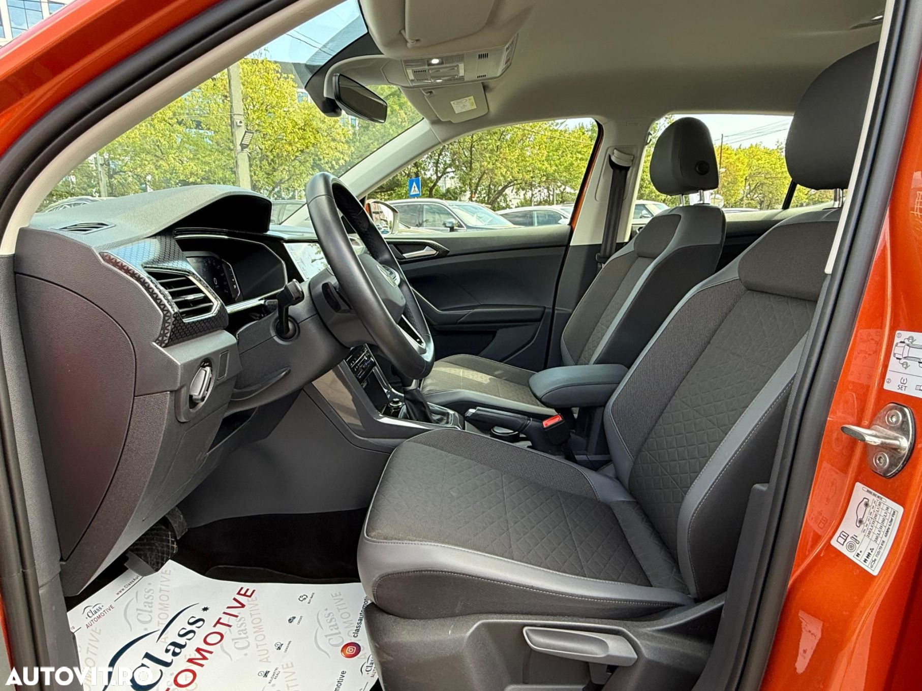 Volkswagen T-Cross - 8
