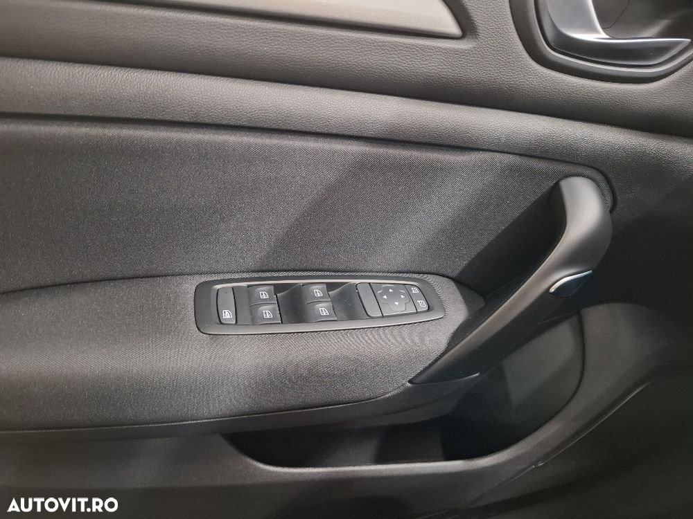 Renault Megane TCE 140 Equilibre - 19