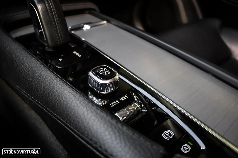 Volvo XC 90 B5 D AWD Geartronic Momentum Pro - 20