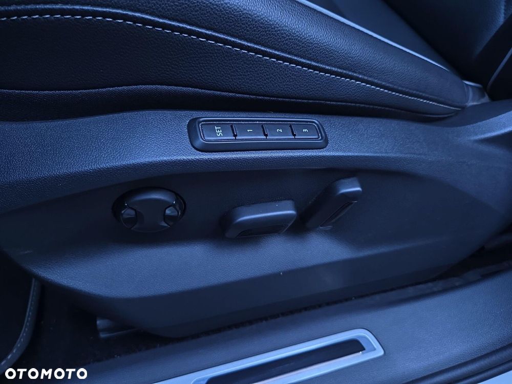 Volkswagen Tiguan 2.0 TDI SCR 4Mot R-Line DSG - 16