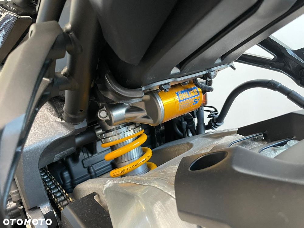 Yamaha MT - 16