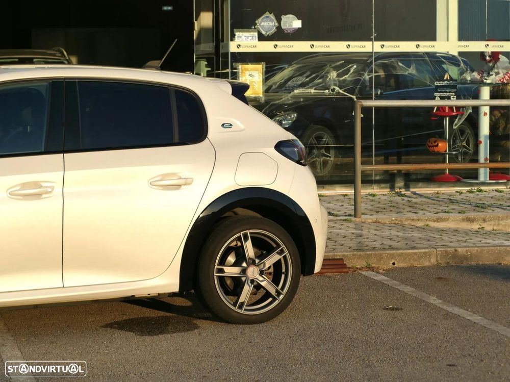 Peugeot e-208 50 kWh GT - 15