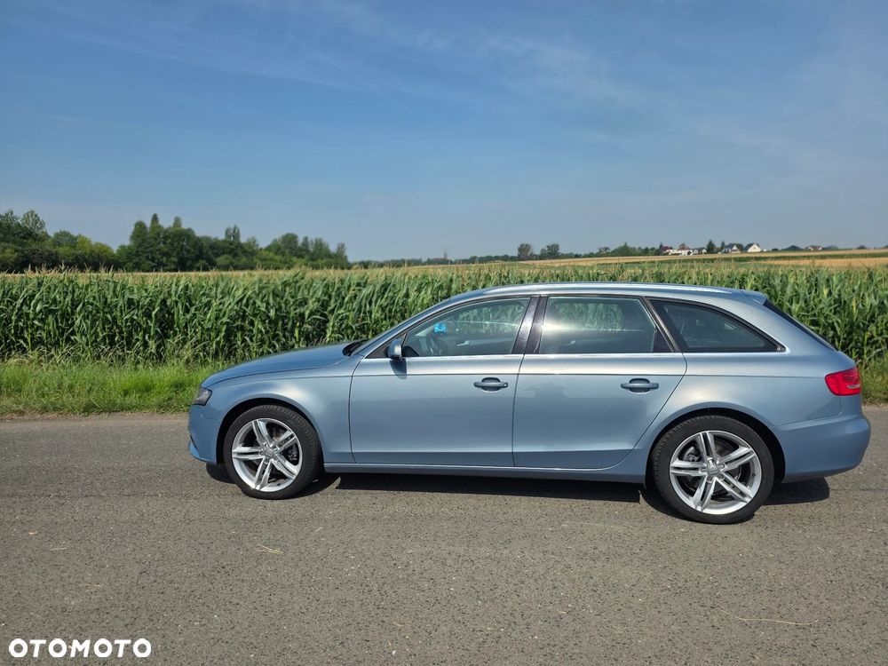 Audi A4 Avant 2011 photo 4