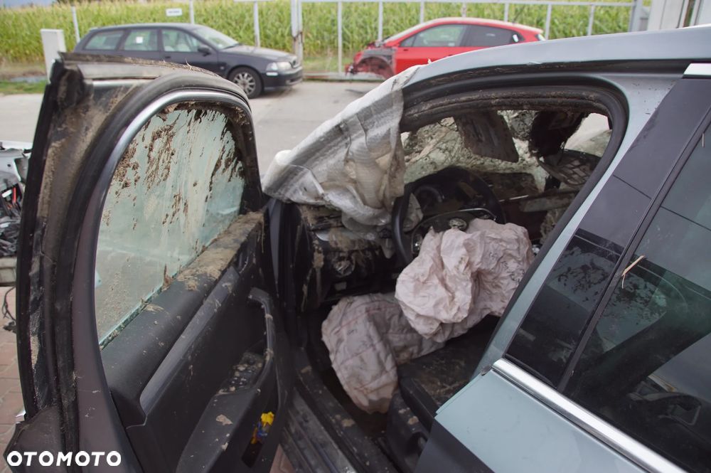Auto na części - Skoda Superb III Lift 1.5 TSI 150 KM DPCA UEU LF7M 2021R Silnik Skrzynia Drzwi Szyba Lampa Klamka Deska Kokpit Sterownik Moduł Licznik Wyświetlacz Kierownica - 10