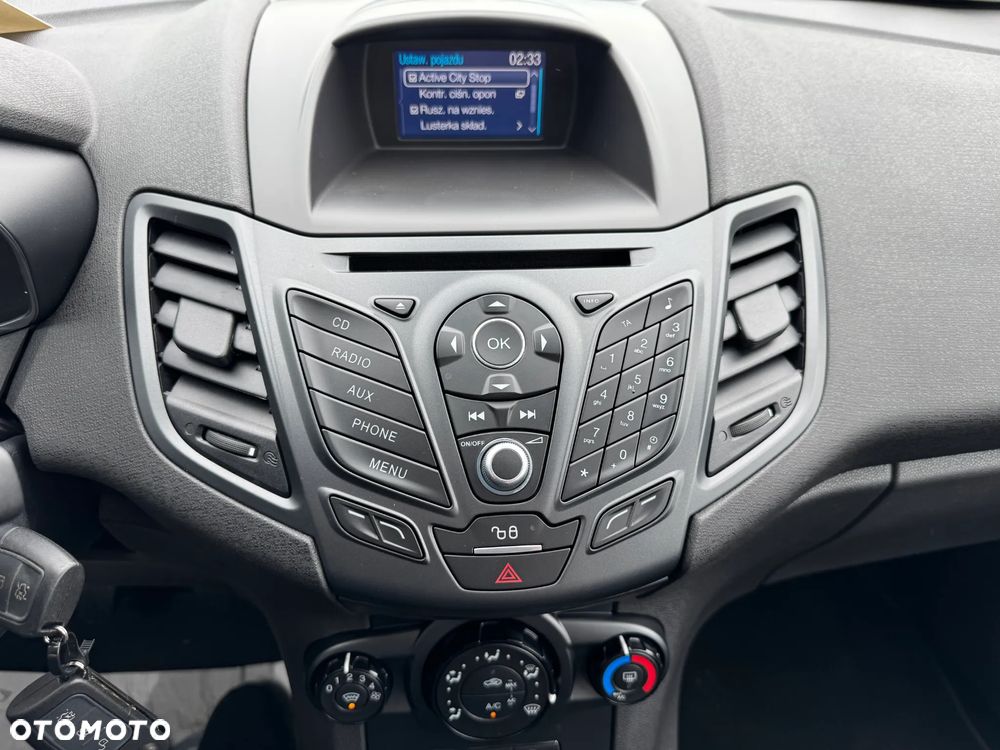 Ford Fiesta - 24